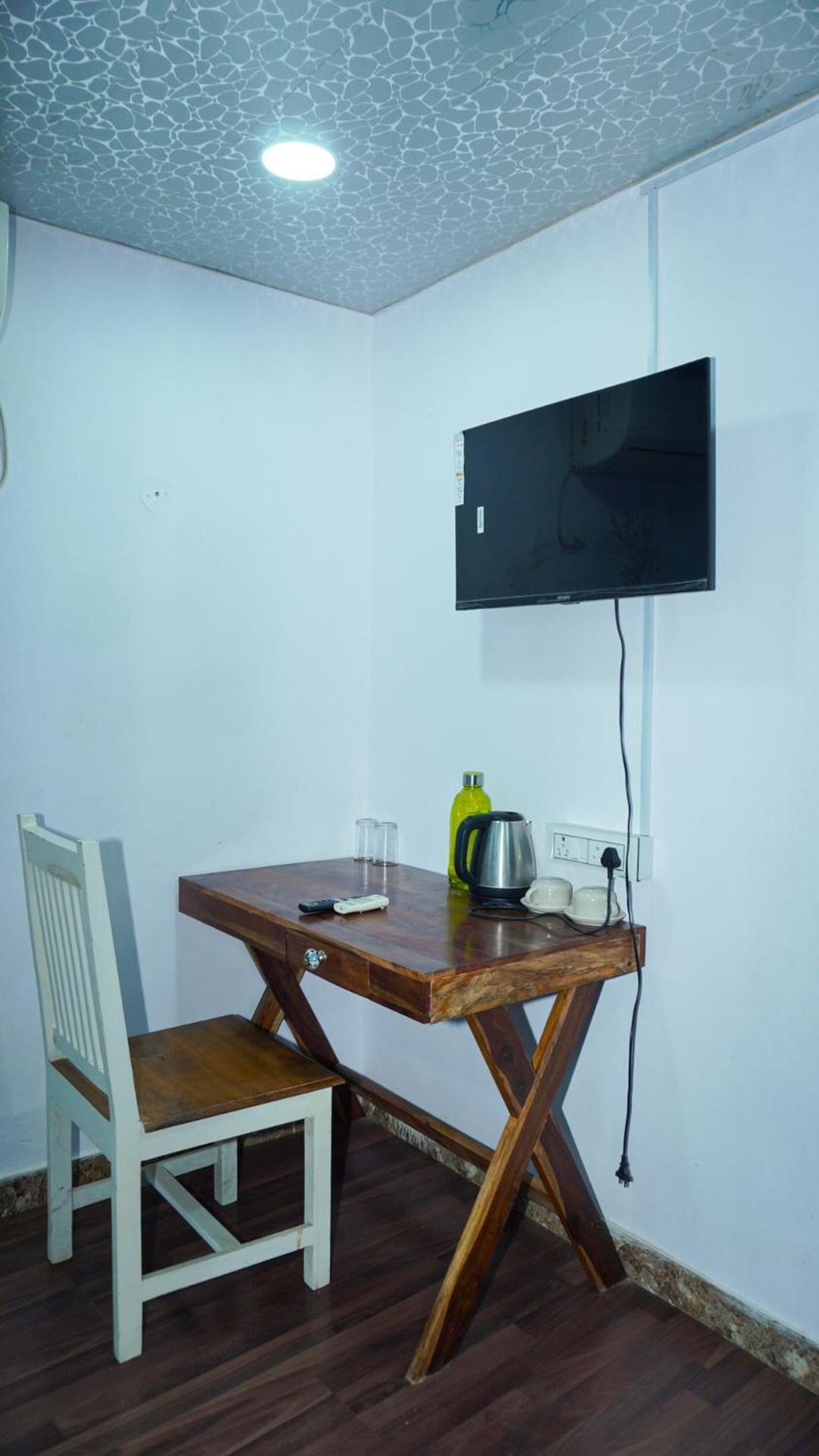 Flips With Mykonos Guest House New Delhi Extérieur photo
