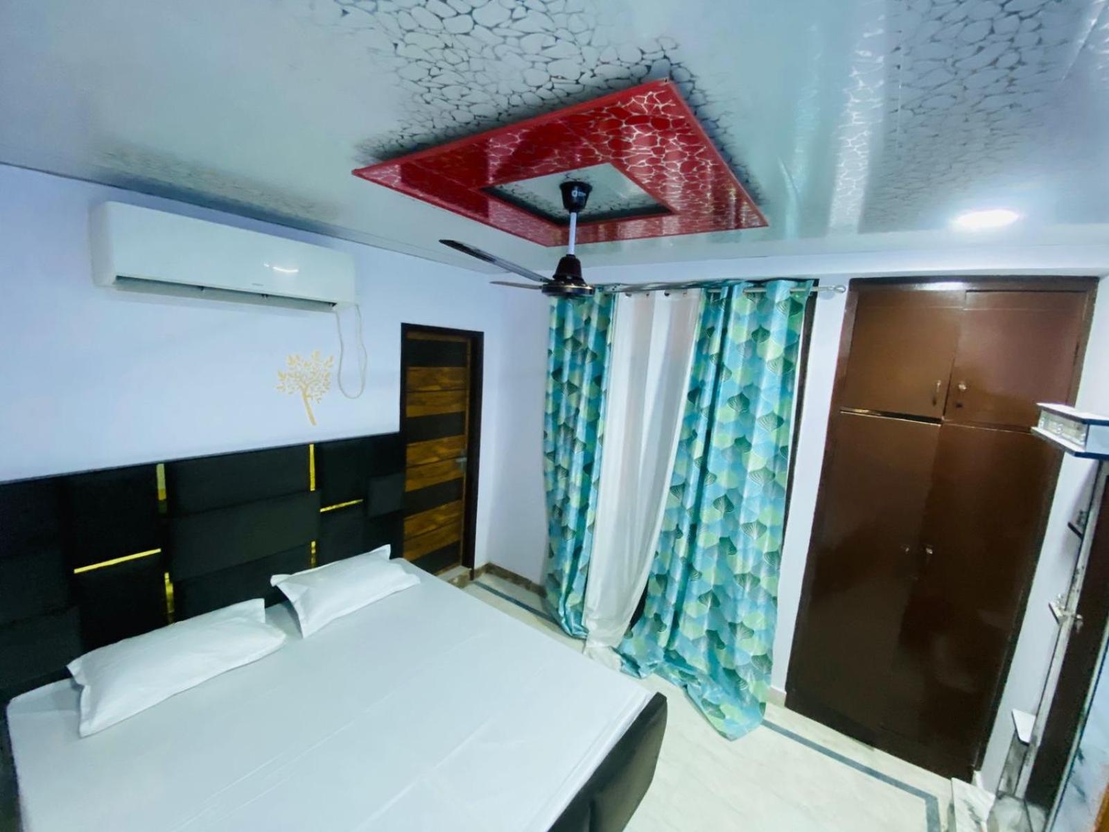 Flips With Mykonos Guest House New Delhi Extérieur photo