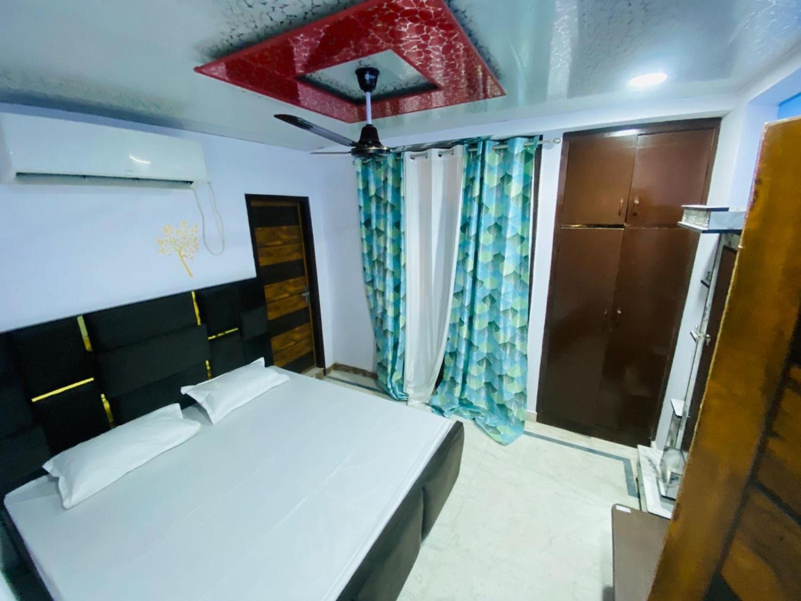 Flips With Mykonos Guest House New Delhi Extérieur photo