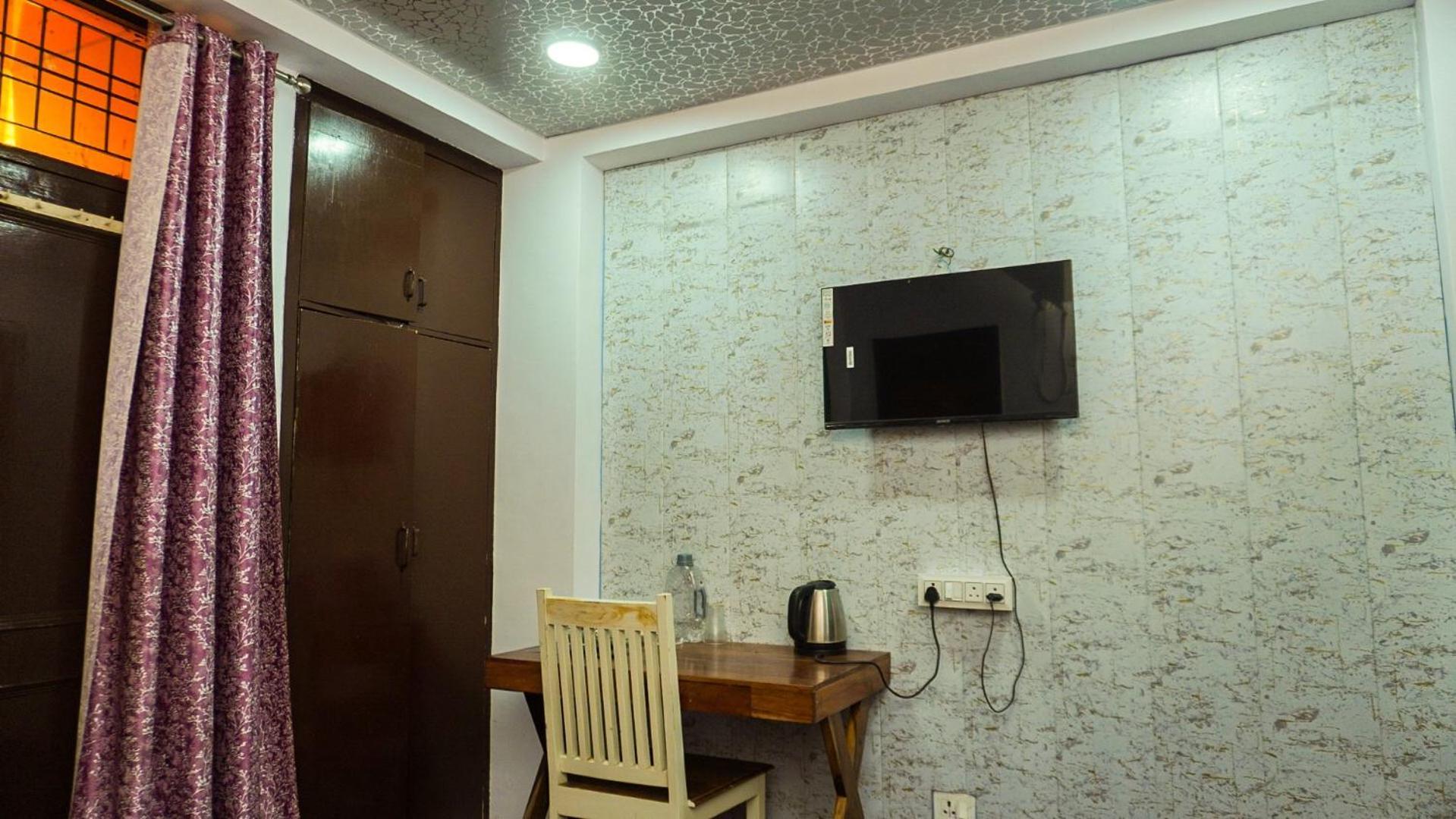 Flips With Mykonos Guest House New Delhi Extérieur photo